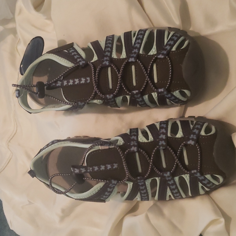 Water sandals
